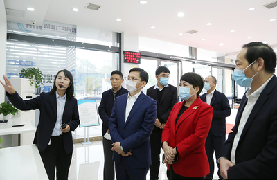 宋起柱调研湖北广电要求:坚持创新驱动、深化台网融合、加强区域联合,努力在智慧广电转型过程中实现"换道超车"!